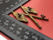 Load image into Gallery viewer, Original WW2 British Army Badge - Signallers Badge - The Militaria Shop