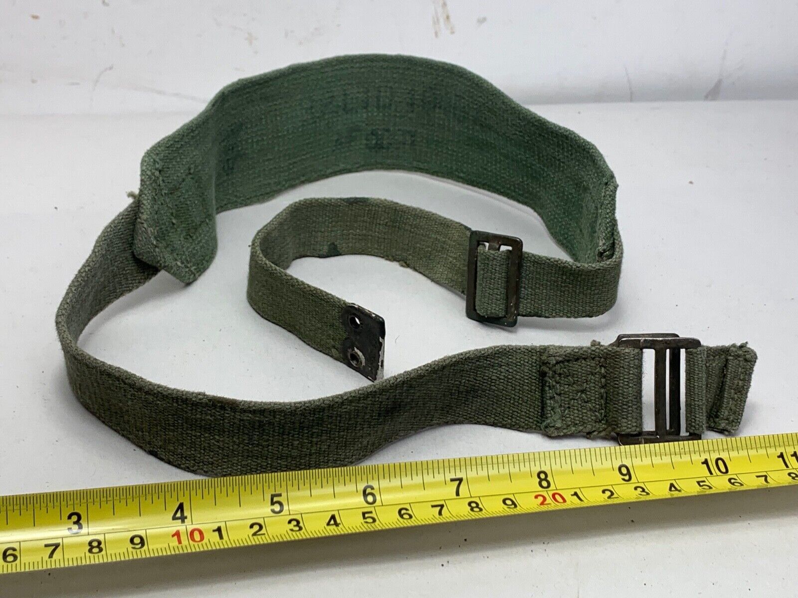 Original WW2 British Army 44 Pattern Shoulder Strap - 1945 Dated - The Militaria Shop