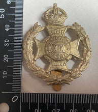 Charger l'image dans la galerie, A British Army 19th County of London white metal cap badge. - The Militaria Shop