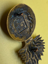Charger l'image dans la galerie, Original British Army Victorian Royal Munster Fusiliers Glengarry Badge - The Militaria Shop