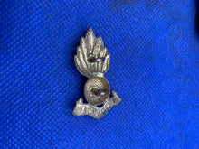 Load image into Gallery viewer, Royal Artillery British Army Cap/Beret/Collar Badge - The Militaria Shop