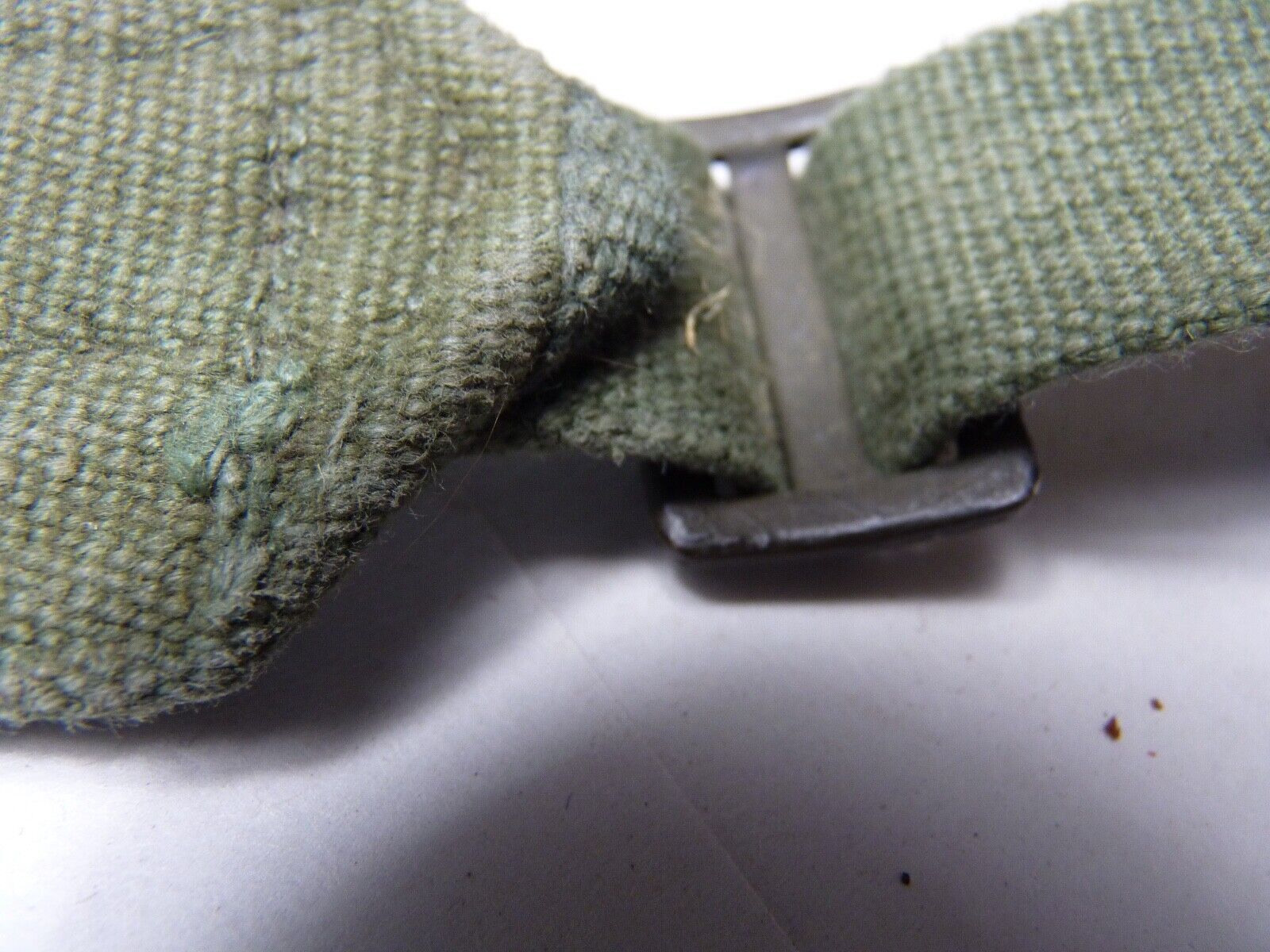 Original WW2 British Army 44 Pattern Shoulder / Extended Equipment Strap - 1945 - The Militaria Shop