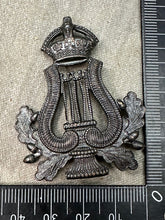 Load image into Gallery viewer, Original WW2 British Army Musicians Cap Badge - The Militaria Shop