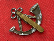 Load image into Gallery viewer, Original WW1 / WW2 British Army Light Infantry Volunteers Cap Badge - The Militaria Shop