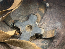 Lade das Bild in den Galerie-Viewer, Original WW2 British Army / Canadian Army Mk3 Turtle Combat Helmet - The Militaria Shop