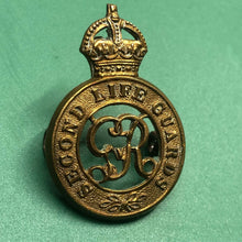 Load image into Gallery viewer, Original WW1 British Army Second Life Guards Cap Badge George V - The Militaria Shop