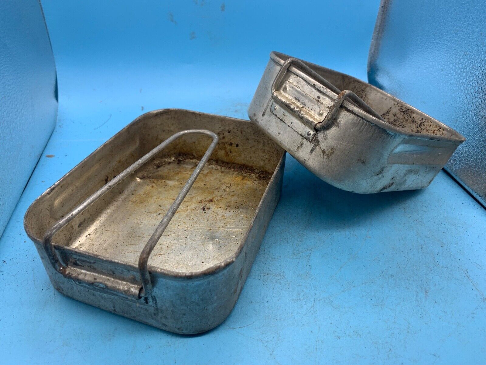 Original WW2 British Army Soldiers Mess Tin Set - Two Piece - Fold Out Handles - The Militaria Shop