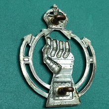 Load image into Gallery viewer, Original WW2 British Army Cap Badge - Royal Armoured Corps - Kings Crown - The Militaria Shop