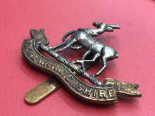 Load image into Gallery viewer, Original WW2 British Army Kings Crown Cap Badge - Royal Warwickshire - The Militaria Shop