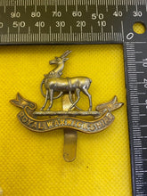 Load image into Gallery viewer, WW1 / WW2 British Army ROYAL WARWICKSHIRE REGIMENT White Metal & Brass Cap B - The Militaria Shop