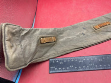 Lade das Bild in den Galerie-Viewer, Original WW2 Swiss Army / German Army Tent Pole / Zeltbahn Peg Bag - 1940 - The Militaria Shop