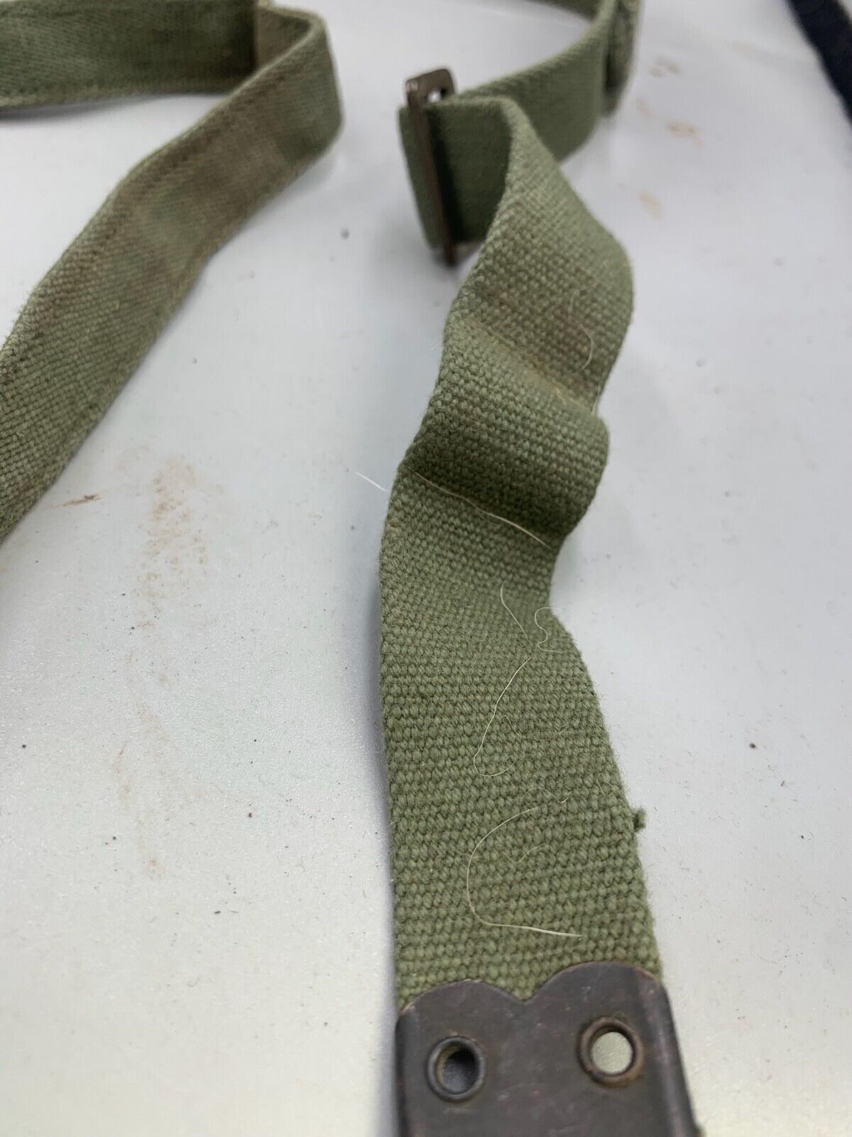 Original WW2 British Army 44 Pattern Shoulder Strap - 1945 Dated - The Militaria Shop