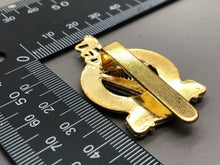 Charger l'image dans la galerie, Genuine British Army Queen's Royal Irish Hussars Anodised (Staybrite) Cap B - The Militaria Shop