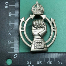Load image into Gallery viewer, Original WW2 British Army Cap Badge - Royal Armoured Corps - Kings Crown - The Militaria Shop