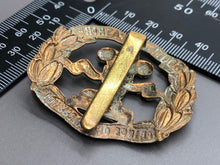 Lade das Bild in den Galerie-Viewer, Original WW1 British Army South Lancashire Prince of Wales Volunteers Cap Badge - The Militaria Shop