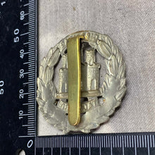Load image into Gallery viewer, Original WW2 British Army Northamptonshire Regiment Cap Badge - The Militaria Shop