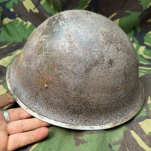 Charger l'image dans la galerie, Original WW2 British / Canadian Army Mk3 Turtle Helmet - The Militaria Shop