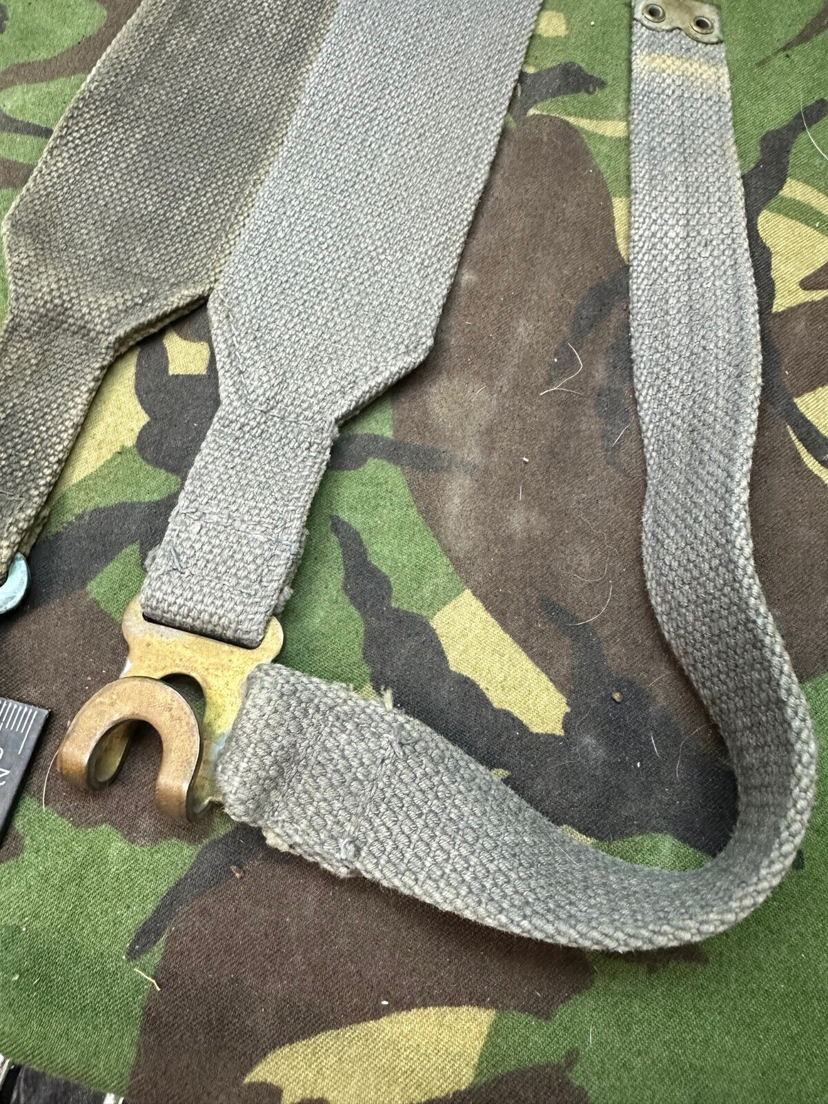 Original British Royal Air Force RAF Blue L Strap Pair - WW2 37 Pattern - The Militaria Shop