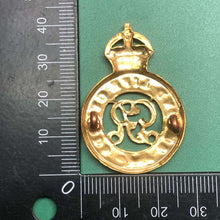Load image into Gallery viewer, Original WW1 British Army Second Life Guards Cap Badge George V - The Militaria Shop