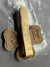 Load image into Gallery viewer, Original British Army WW1 Southern Irish Horse Regiment Cap Badge - The Militaria Shop