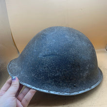 Load image into Gallery viewer, Original WW2 Onwards (1945-1952) British Army Mk4 Turtle Helmet - The Militaria Shop