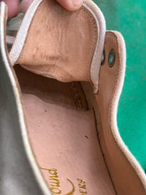 Charger l'image dans la galerie, Original WW2 British Army Women's White Summer Shoes - ATS WAAF - Size 235s - The Militaria Shop