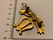 Load image into Gallery viewer, Musicians Badge - British Army Staybrite Cap Badge - The Militaria Shop