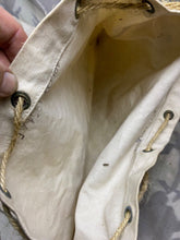 Lade das Bild in den Galerie-Viewer, British Army Korea War Era 1954 Dated Soldier's Kit Bag. - The Militaria Shop