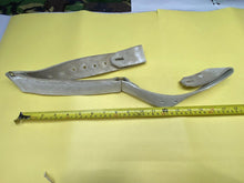 Lade das Bild in den Galerie-Viewer, Original British Army White Buff Leather Guards Belt Approx 30" Waist - The Militaria Shop