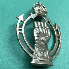 Load image into Gallery viewer, Original WW2 British Army Cap Badge - Royal Armoured Corps - Kings Crown - The Militaria Shop