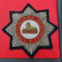Lade das Bild in den Galerie-Viewer, British Army Bullion Embroidered Blazer Badge - Lincolnshire Regiment - The Militaria Shop