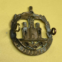 Load image into Gallery viewer, Original WW2 British Army Dorsetshire Regiment Cap Badge - The Militaria Shop