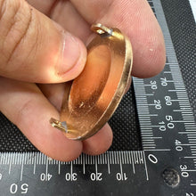 Charger l'image dans la galerie, Rare Genuine Seychelles People's Liberation Army Cap / Beret Badge - The Militaria Shop