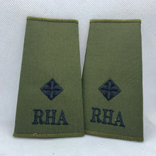 Charger l'image dans la galerie, RHA Royal Horse OD Green Rank Slides / Epaulette Pair Genuine British Army - NEW - The Militaria Shop