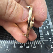 Charger l'image dans la galerie, Rare Genuine Seychelles People's Liberation Army Cap / Beret Badge - The Militaria Shop