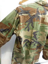 Charger l'image dans la galerie, Genuine US Airforce Camouflaged BDU Battledress Uniform - 33 to 37 Inch Chest - The Militaria Shop