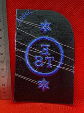 Charger l'image dans la galerie, Unissued WOMEN'S ROYAL NAVY WRNs Trade Badge - Education & Training 2 S - The Militaria Shop