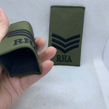 Load image into Gallery viewer, RHA Royal Horse OD Green Rank Slides / Epaulette Pair Genuine British Army - NEW - The Militaria Shop