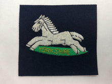 Lade das Bild in den Galerie-Viewer, British Army Bullion Embroidered Blazer Badge - Yorkshire Regiment - The Militaria Shop