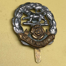 Load image into Gallery viewer, Original WW2 British Army Hampshire Regiment Cap Badge - The Militaria Shop