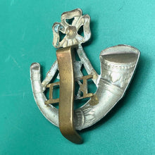 Lade das Bild in den Galerie-Viewer, Original WW2 British Army King's Shropshire Light Infantry Cap Badge - The Militaria Shop