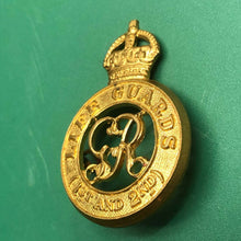 Load image into Gallery viewer, Original WW1 British Army 1st & 2nd Life Guards Cap Badge George V - The Militaria Shop