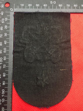 Charger l'image dans la galerie, Genuine British Royal Navy Crossed Anchor Badge - The Militaria Shop