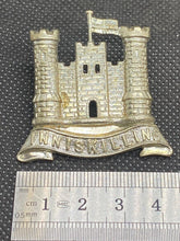 Load image into Gallery viewer, British Army INNISKILLING Regiment Volunteers Cap / Collar Badge - The Militaria Shop