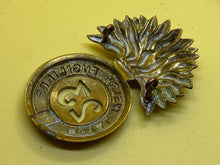 Charger l'image dans la galerie, Original British Army Victorian 23rd Foot Royal Welsh Fusiliers Glengarry Badge - The Militaria Shop