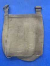 Lade das Bild in den Galerie-Viewer, WW2 British Army / RAF 37 Pattern Webbing Water Bottle Carrier Harness Original - The Militaria Shop