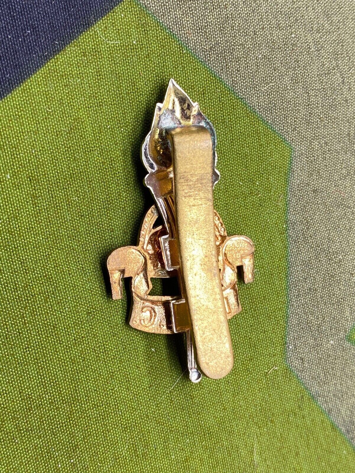 British Army Royal Army Education Corps King's Crown Cap Badge - The Militaria Shop