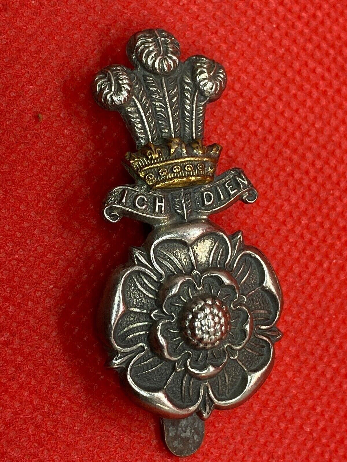 Original British Army Yorkshire Hussars Cap Badge with Rear Slider - The Militaria Shop