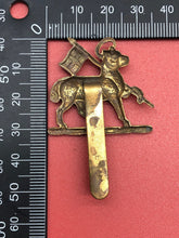 Load image into Gallery viewer, Original WW2 British Army Queen's Royal Regiment (West Surrey) Cap Badge - The Militaria Shop