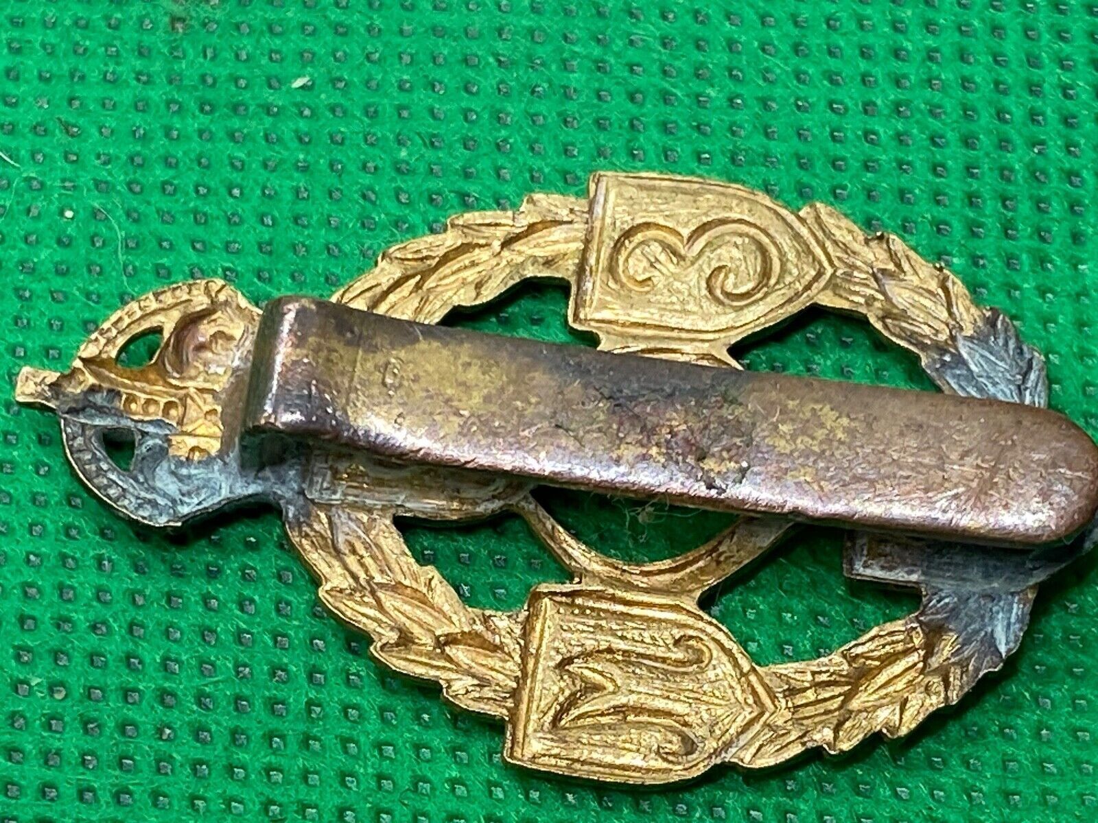 British Army - Royal Electrical and Mechanical Engineer's King's Crown - The Militaria Shop